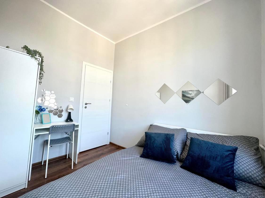 Mmrent One Way Room — Zdjęcia 2